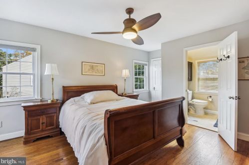 1612 Oakcrest Dr, Alexandria VA 22302-2337 exterior