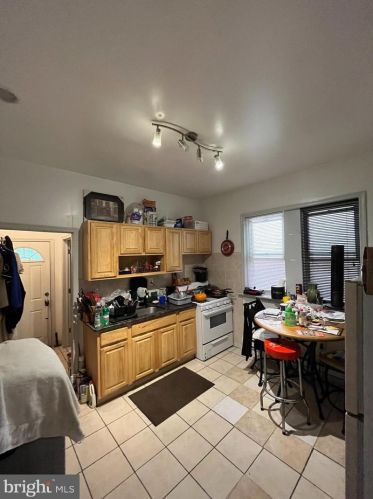 1628 52 St, Philadelphia PA 19143-5010 exterior