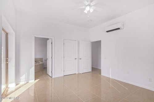 828 Cresta Loma Dr, Tucson AZ 85704-3706 exterior