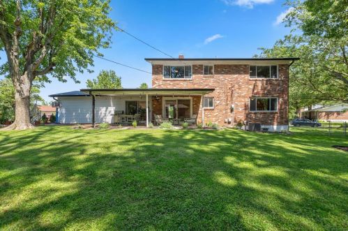 5023 Flamewood Dr, Saint Louis MO 63129-2527 exterior