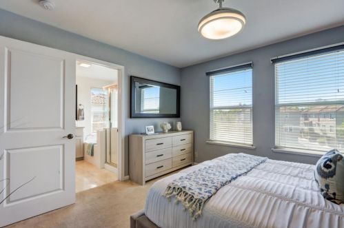 227 Vista Roma Way, San Jose CA 95136-4444 exterior