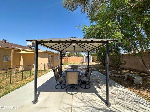11033 39th Dr, Phoenix AZ  85029-3855 exterior