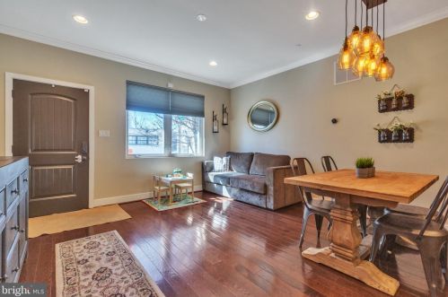 219 Green St, Philadelphia PA 19123-3314 exterior