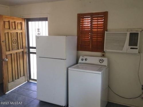 233 Adams St, Tucson AZ  85705-6533 exterior