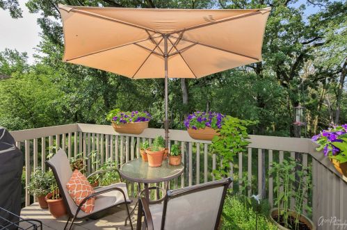 5283 Granite Ct, Bull Valley IL 60012-2603 exterior