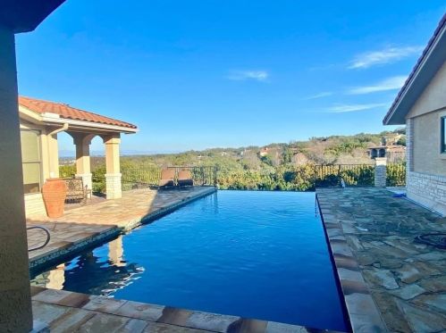 212 Capri, Austin TX  78734-4306 exterior