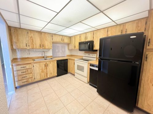 5855 Dream Ct, Fort Pierce, FL 34982-3954