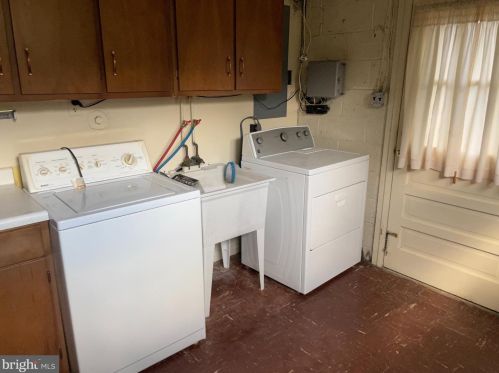 6931 Espey Ln, Mc Lean VA  22101-5456 exterior