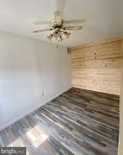 1924 4 St, Philadelphia PA 19122-2206 exterior