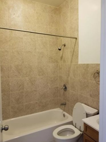 4028 King Dr, Chicago IL 60637-1214 exterior