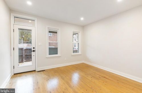 2233 Cedar St, Philadelphia PA  19125-2909 exterior