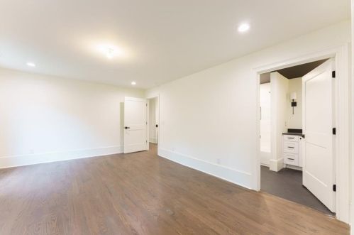 5666 Long Island Dr, Atlanta GA  30327-4842 exterior