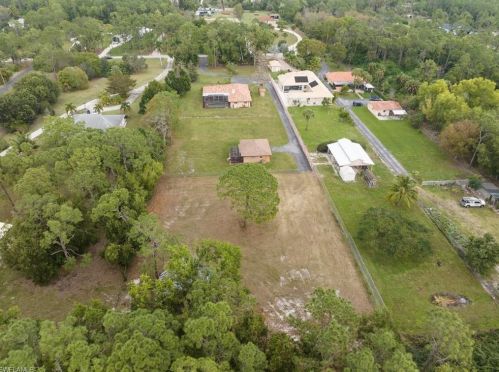 5960 Copper Leaf Ln, Naples FL 34116-6741 exterior