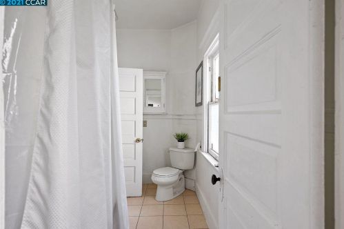 1601 Harmon St, Berkeley CA 94703-2415 exterior