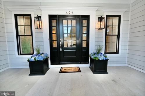 694 Prospect Ave, Princeton NJ 08540-4037 exterior