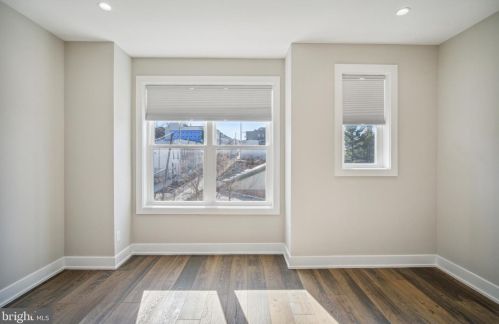 220 Fountain St, Philadelphia PA  19128-4508 exterior