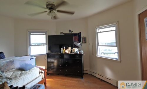 20 Silver Lk Ave, Edison NJ 08817-5248 exterior