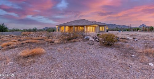 44829 3 St, Phoenix AZ 85004-2071 exterior