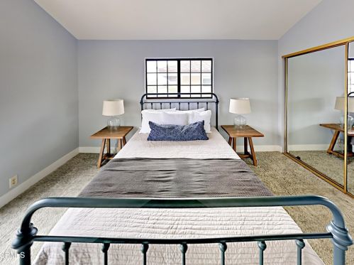 2311 Victoria Ave, Oxnard CA 93035-2969 exterior