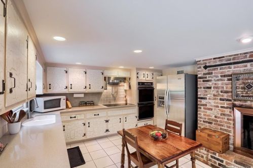 70 Old Belden Hl Rd, Wilton CT 06897-4216 exterior