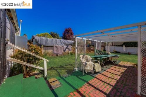 1336 Derby St, Berkeley CA 94703-1968 exterior