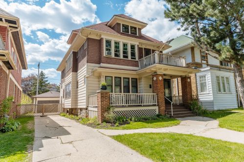 1549 57th St, Milwaukee, WI 53214-5104