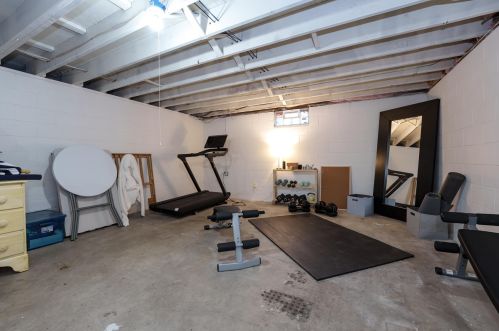 8523 Westnedge Ave, Kalamazoo MI  49002-6227 exterior