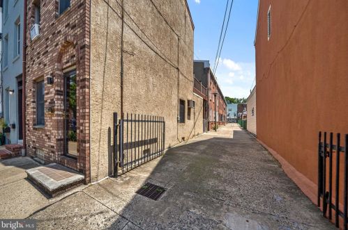 417 George St, Philadelphia PA  19123-1433 exterior