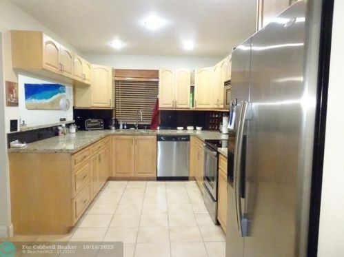 96 Del Rio Blvd, Boca Raton FL  33432-4734 exterior