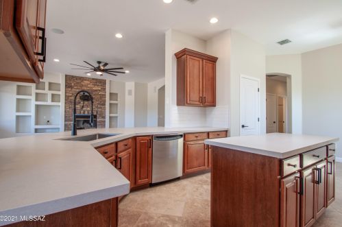 5999 Placita Pajaro, Tucson AZ  85718-3466 exterior