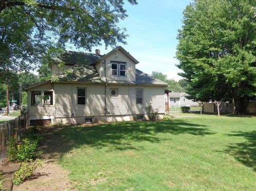 124 Dubois St, Springfield MA 01151-1921 exterior