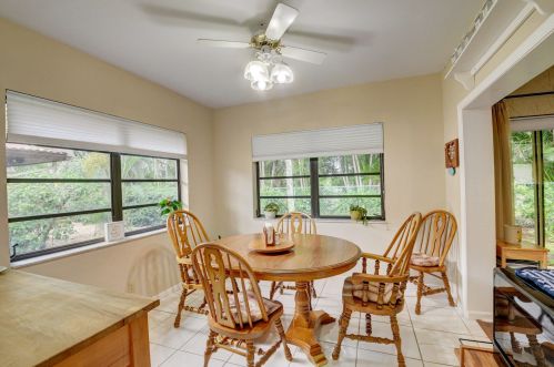 10363 Greentrail Dr, Boynton Beach FL 33436-4409 exterior