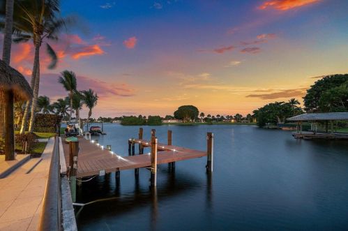 926 38 Ct, Boynton Beach FL 33435-8530 exterior