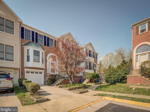7009 Ashleigh Manor Ct, Alexandria VA  22315-4756 exterior