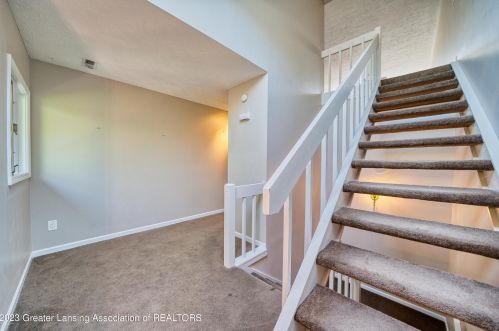 2444 Burcham Dr, East Lansing MI 48823-7246 exterior