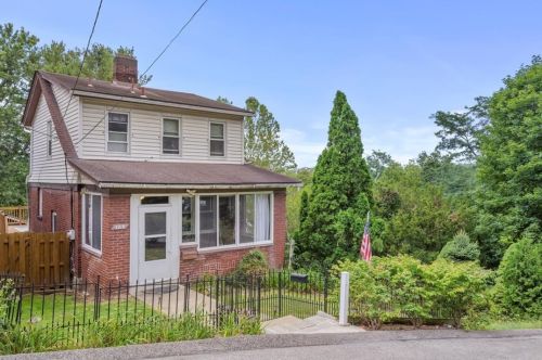 1210 Methyl St, Pittsburgh, PA 15216-3352