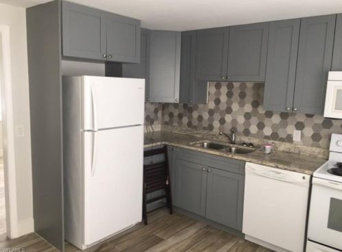 549 94 Ave, Naples FL 34108-2444 exterior