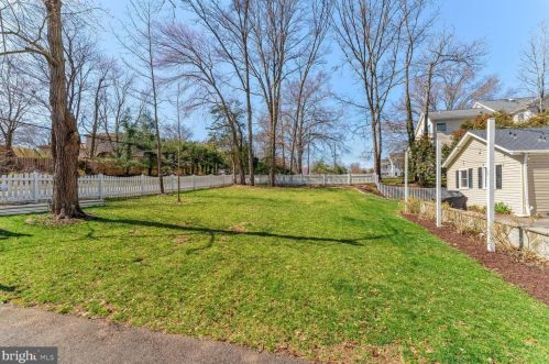 1816 Collingwood Rd, Alexandria VA  22308-1611 exterior