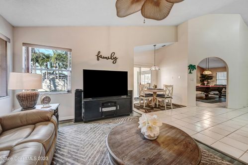 285 Northgrove Dr, Merritt Island FL 32953-7959 exterior