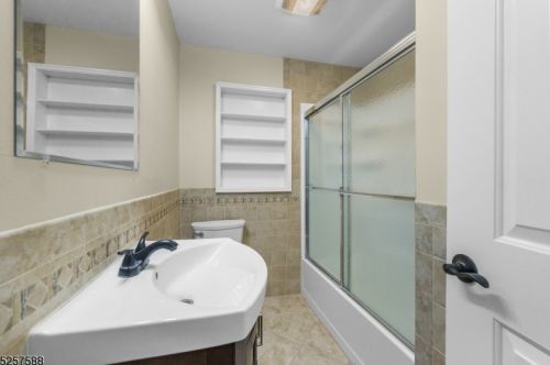 114 Woodlawn Ave, Bridgewater NJ 08807-2031 exterior