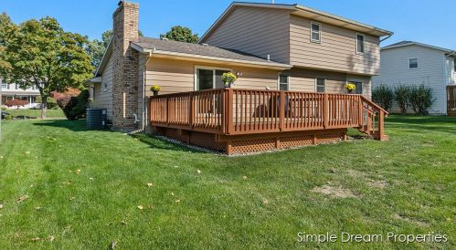 1746 Weymouth Dr, Grand Rapids MI 49508-3764 exterior