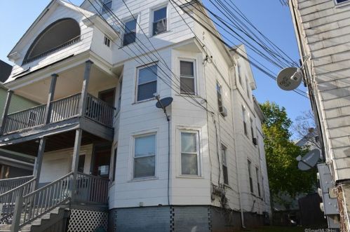 356 Chestnut St, New Britain CT 06051-2307 exterior