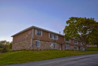 1715 Edgewood Dr, Cedar Rapids IA  52405-5220 exterior