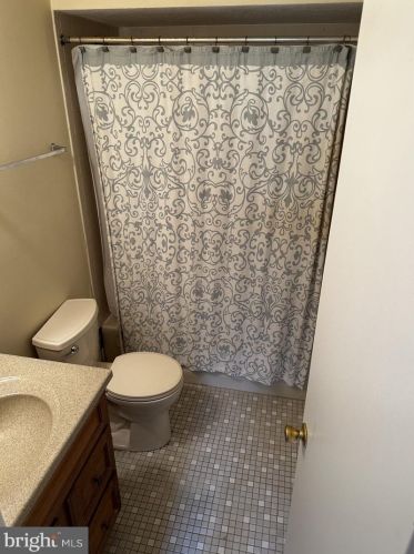 9 Wyndham Pl, Trenton NJ 08691-3127 exterior