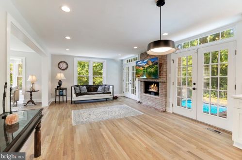 1326 Kirby Rd, Mc Lean VA  22101-2409 exterior