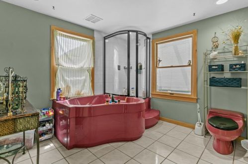 10 Beacon Ter, Middletown RI 02842-4808 exterior