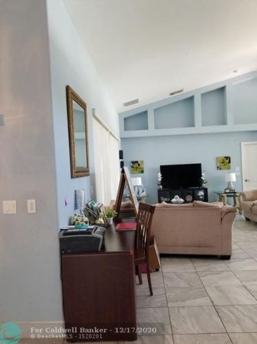 2516 Edgarce St, Fort Pierce FL exterior