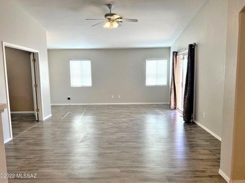 8870 Mountain Spring Dr, Tucson AZ  85747-5659 exterior