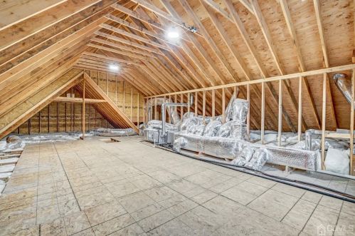 22 Stiles Rd, Edison NJ  08817-4137 exterior