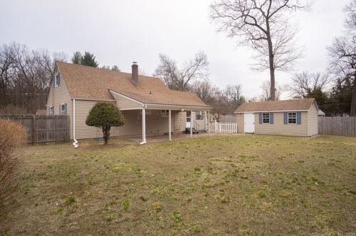 8 Arthur Ave, Enfield CT 06082-2502 exterior